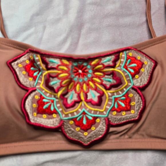 Mae Pink Mauve Floral Embroidered Padded Adjustable Bikini Top XS - Picture 3 of 4